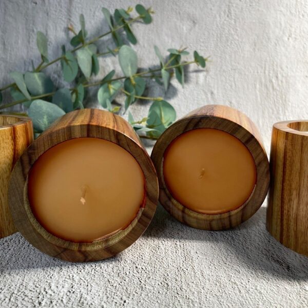 CINNAMON SCENTED CANDLE